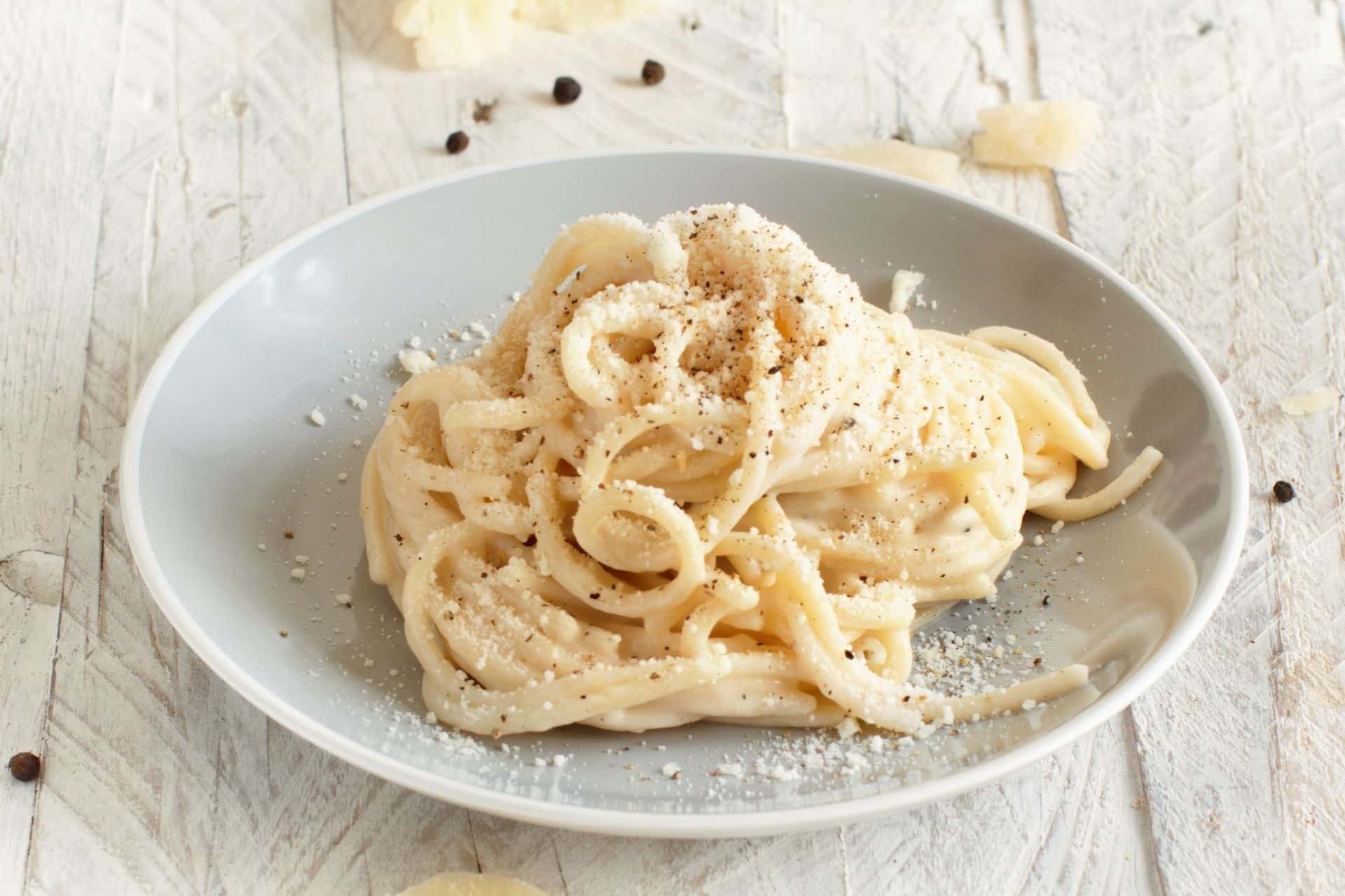Cacio e Pepe - delicious authentic Italian 20 minutes recipe