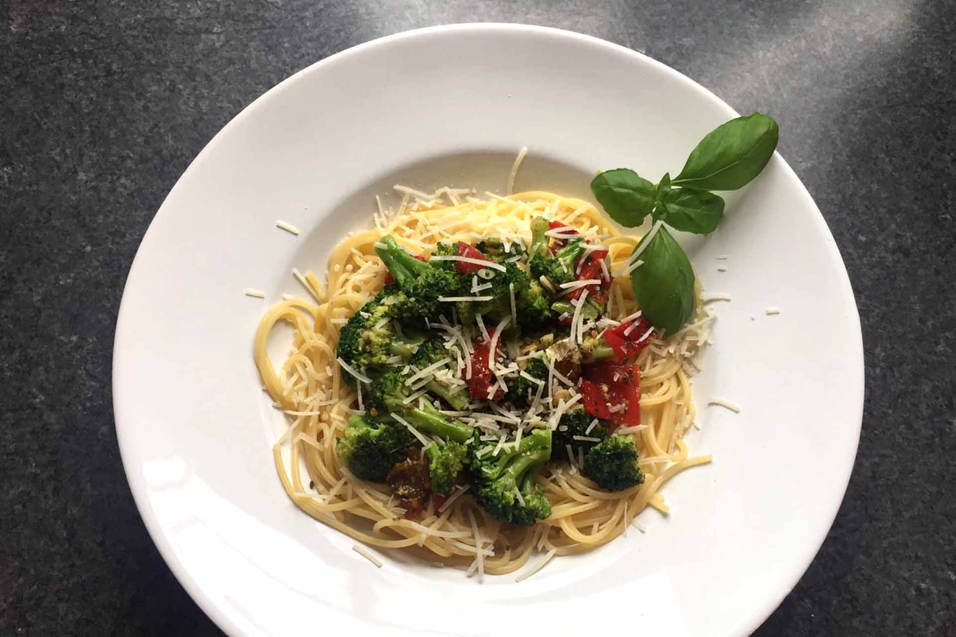Spaghetti mit Brokkoli - super schnelles 20 Minuten Rezept