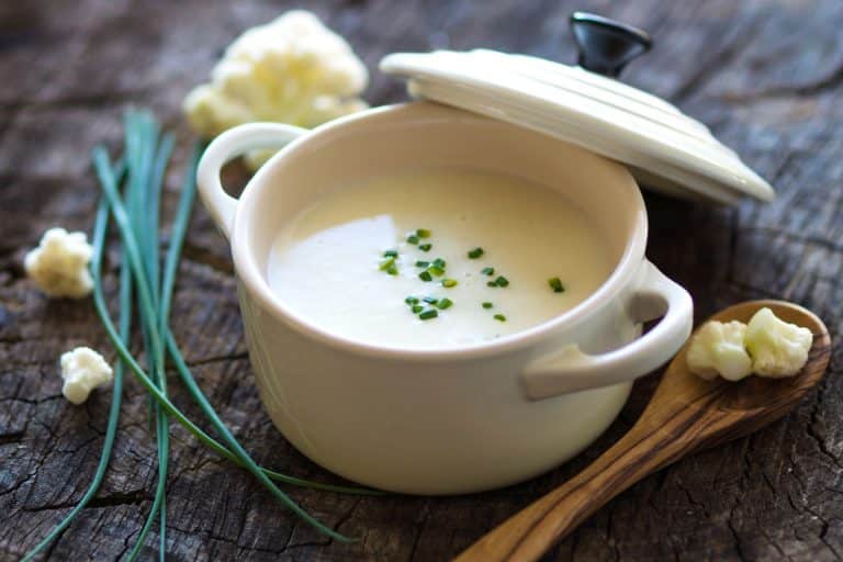 Vegane Steinpilzsuppe mit Kartoffeln und Lauch