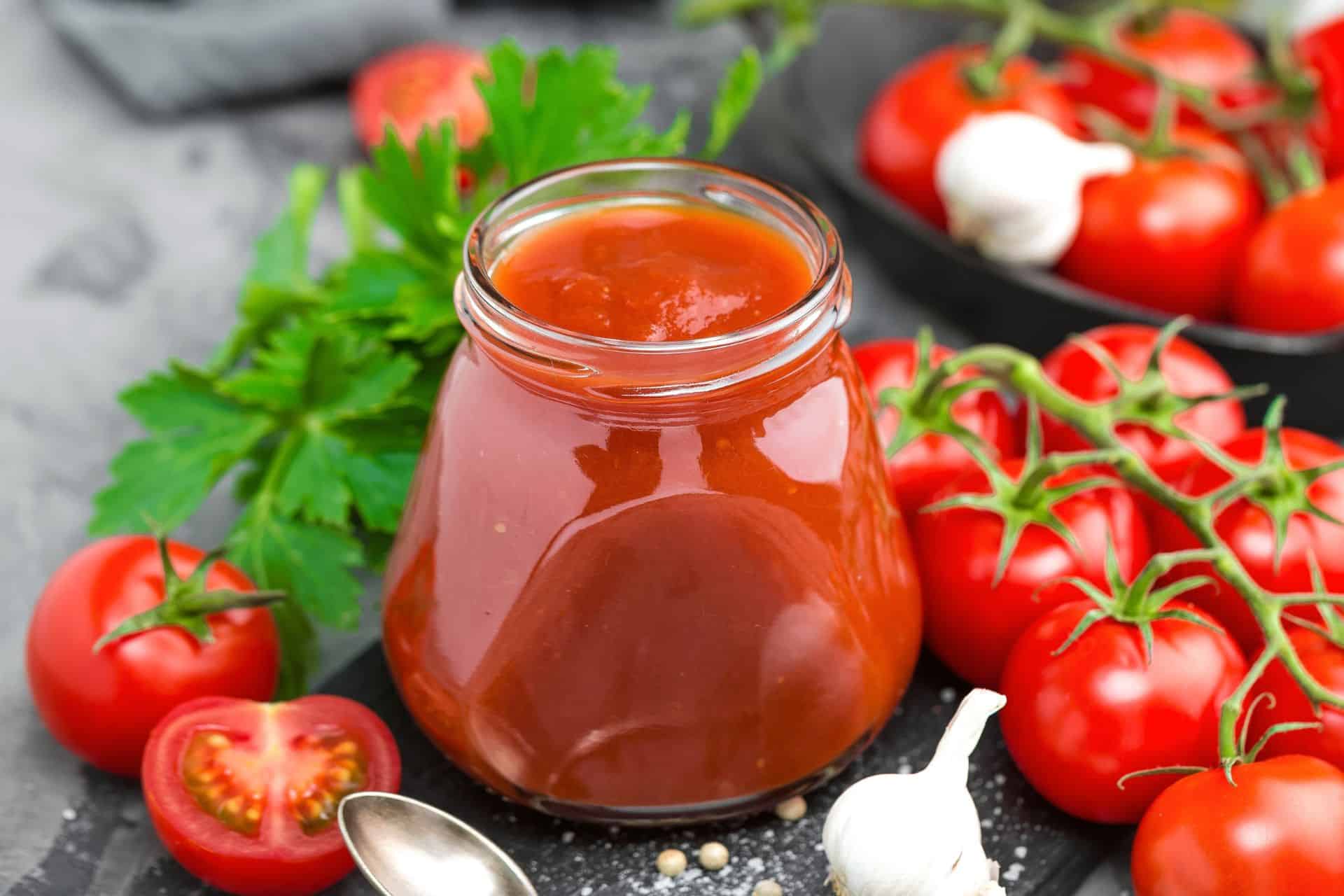 Strained tomatoes - Simple recipe Italian original